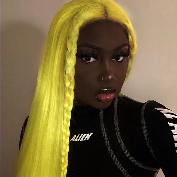 Accessories - 💫ABBY 26” YELLOW STRAIGHT LACE FRONT WIG💫 *NWT*